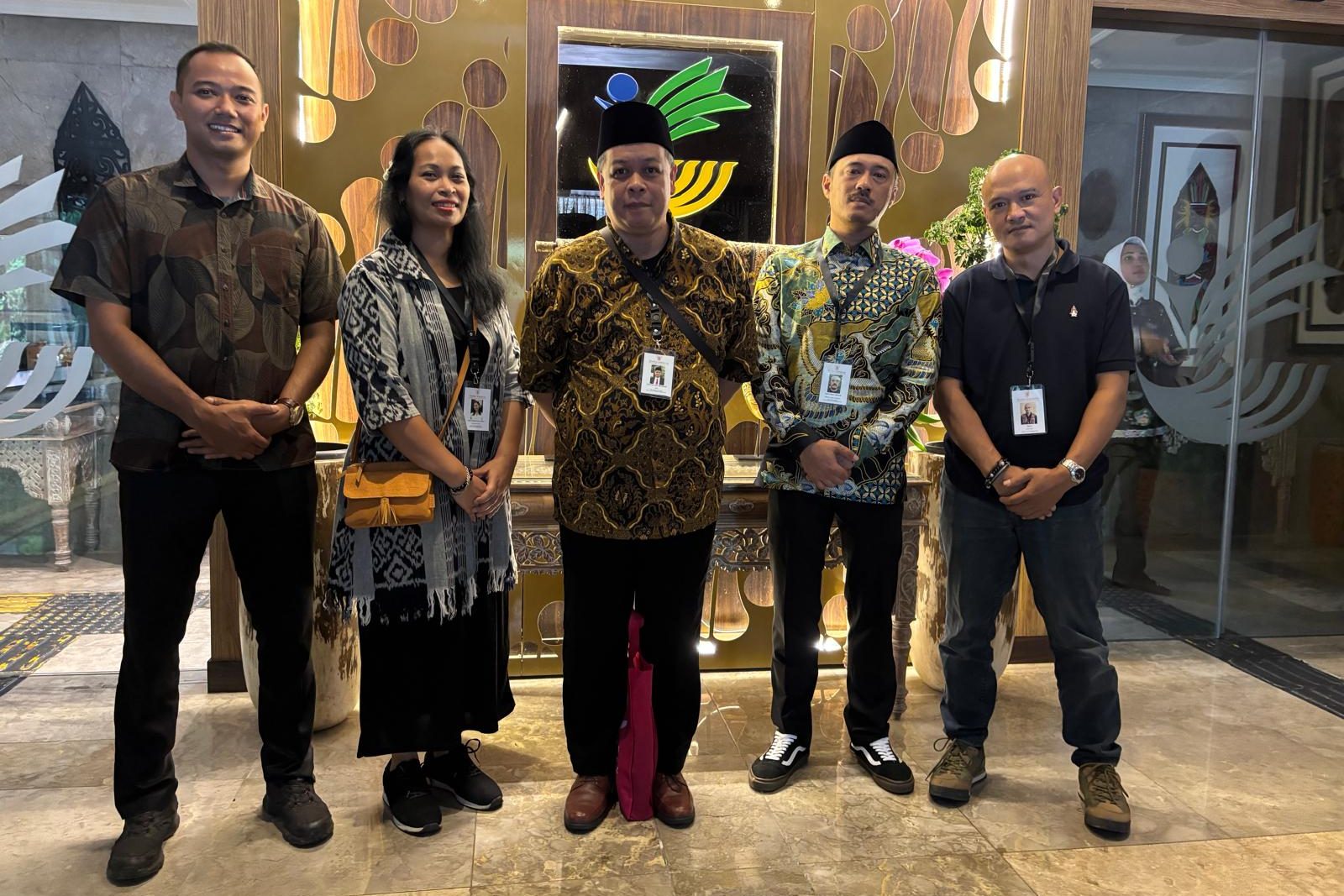 Ambitie - Akarku Indonesia